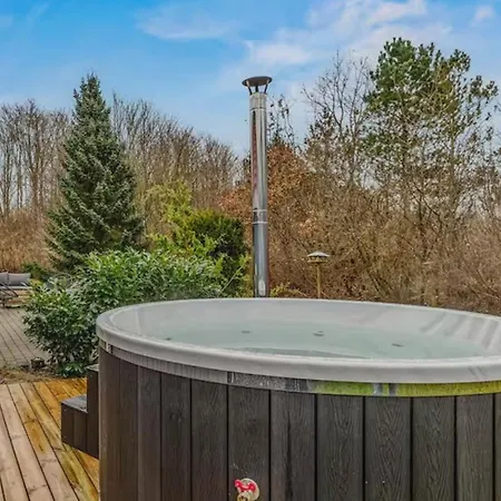 Cozy Family Summer House In Jegum For 6 With Sauna, Jacuzzi & Wood-fired Hot Tub 別荘 *